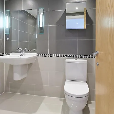 Luxury Townhouse At Windermere Marina Village *