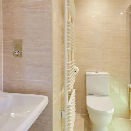 Luxury Townhouse At Windermere Marina Village 度假居 鲍内斯温德米尔
