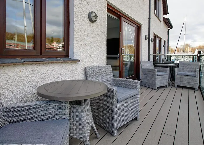 Luxury Townhouse At Windermere Marina Village *