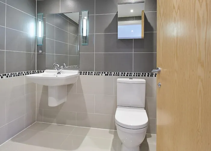 Luxury Townhouse At Windermere Marina Village *