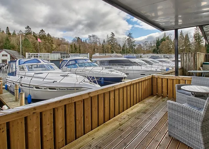 Дом отдыха Luxury Townhouse At Windermere Marina Village *